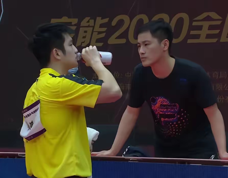 英格兰队险胜日本队，马龙高光表现