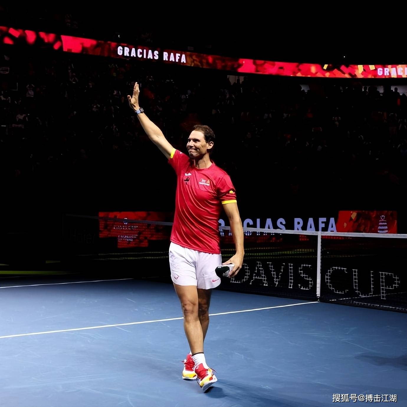 拉沃尔杯碾压年终总决赛，西西帕斯关键制胜