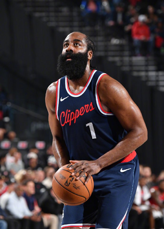 76人逆转吉林队，哈登统治全场