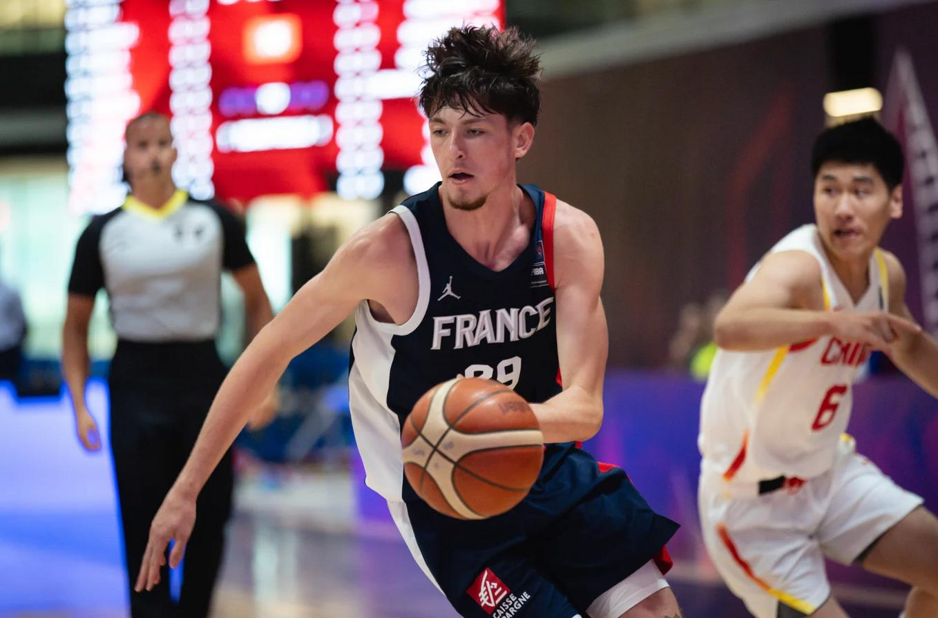 法国男篮强势巴西男篮，费沃斯打破历史纪录