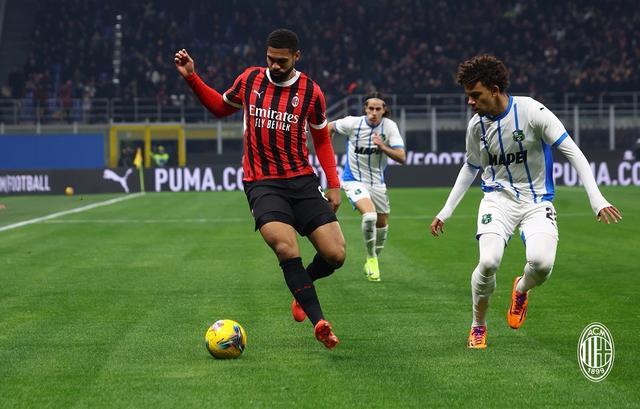 米兰新帅率队告捷，球队整体表现提升