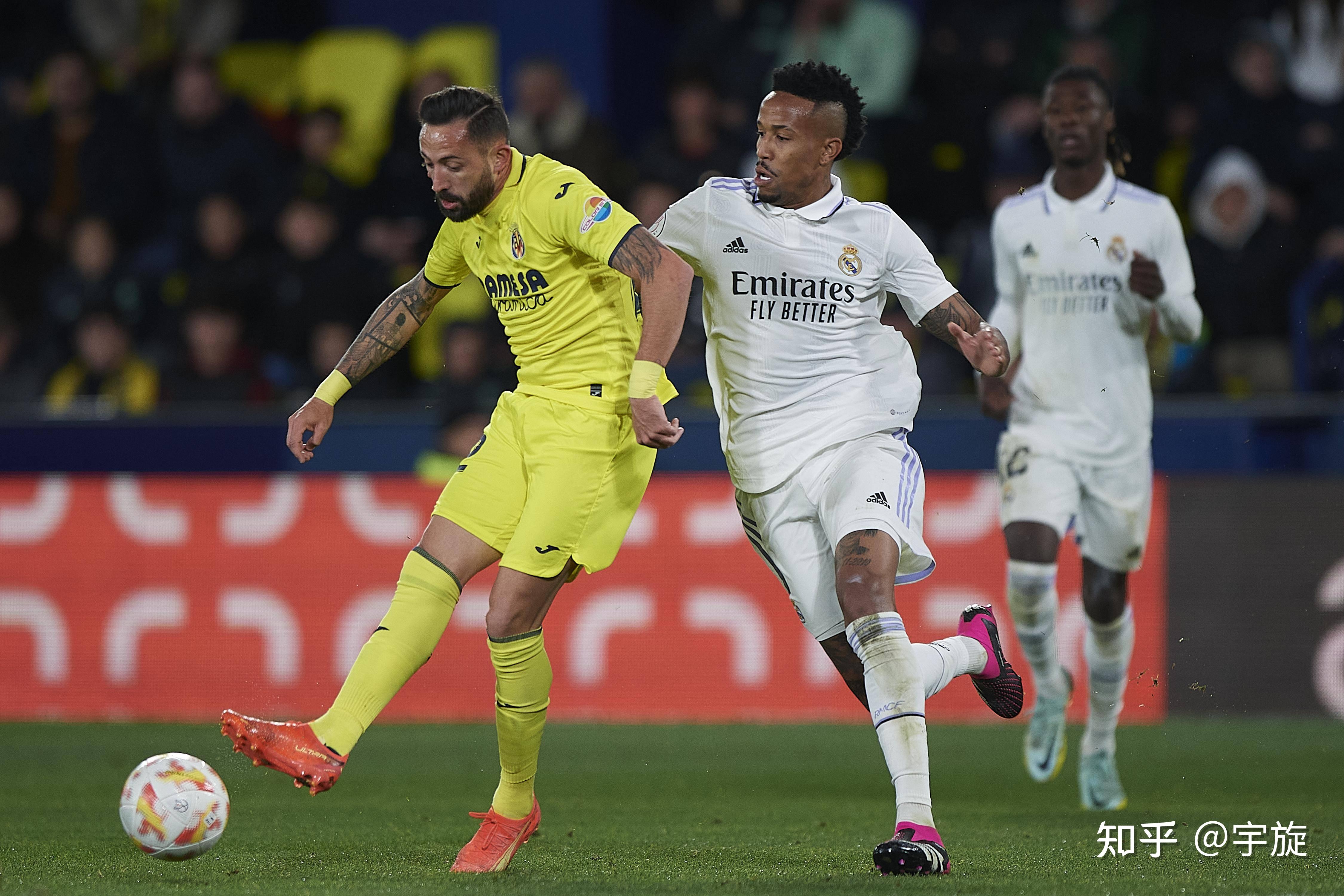 比利亚雷亚尔队员在比赛中表现出色 比利亚雷亚尔队员在比赛中表现出色